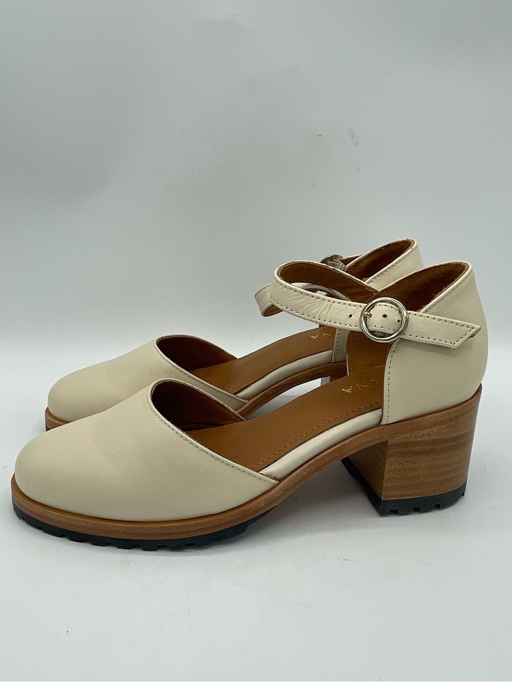 Patina by Portland Leather Cream Mary Jane Stacked Block Heel Shoe NWOB.